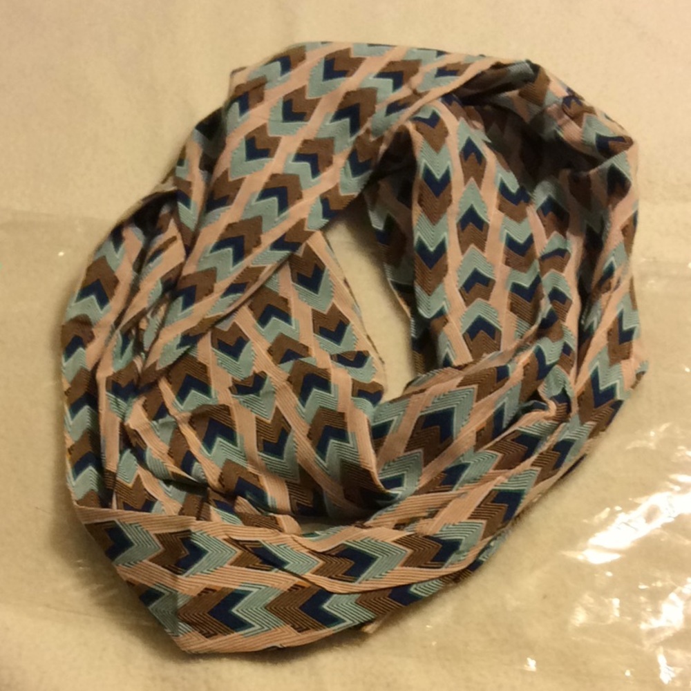 J Francis infinity scarf NWT